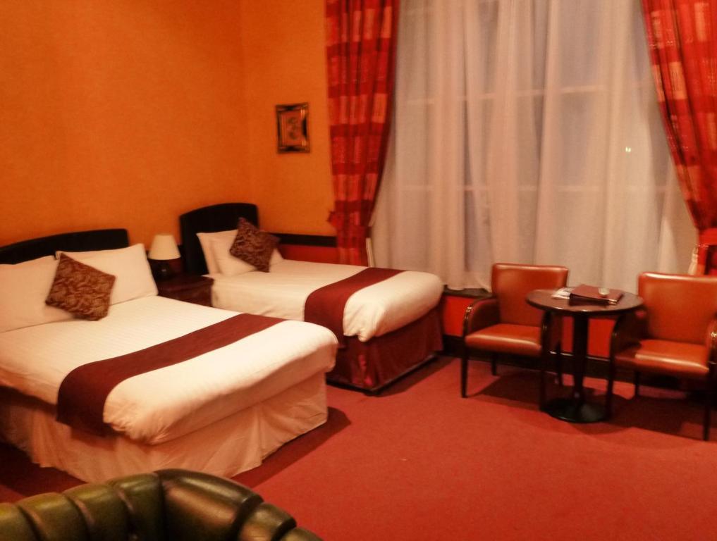 Russell Court Hotel Dublin Room photo